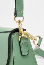 Load image into Gallery viewer, Cartera Isys
