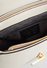 Load image into Gallery viewer, Cartera Roma
