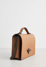 Load image into Gallery viewer, Cartera Stacy

