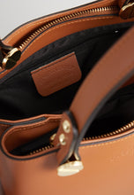 Load image into Gallery viewer, Cartera Kiara

