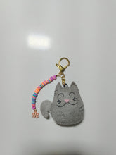 Load image into Gallery viewer, Charm de peluche para cartera
